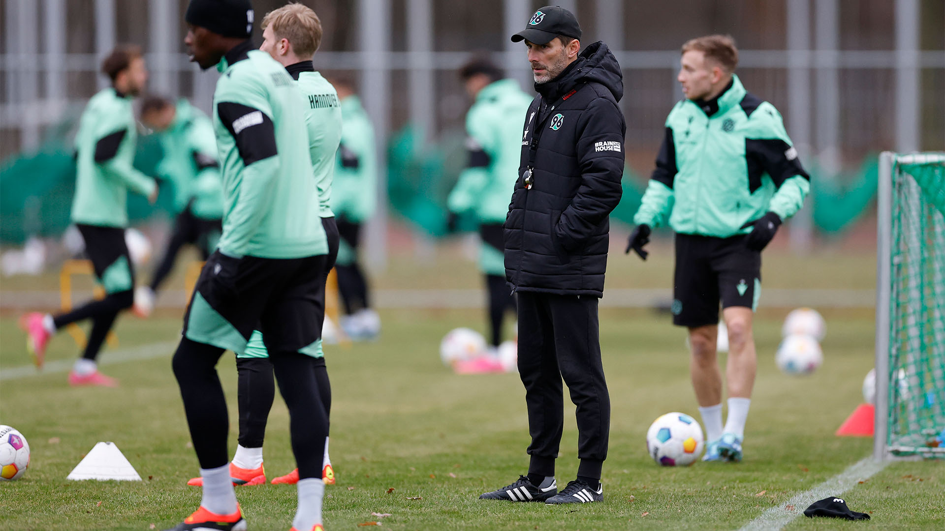 Hannover 96: "Wird Härtefälle Geben": So Plant Stefan Leitl Personell ...