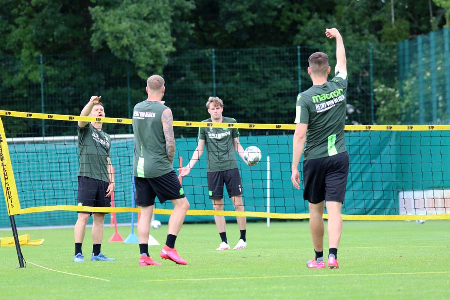 Hannover 96: Die Bilder Vom Mittwoch: Fokus & Fußballtennis